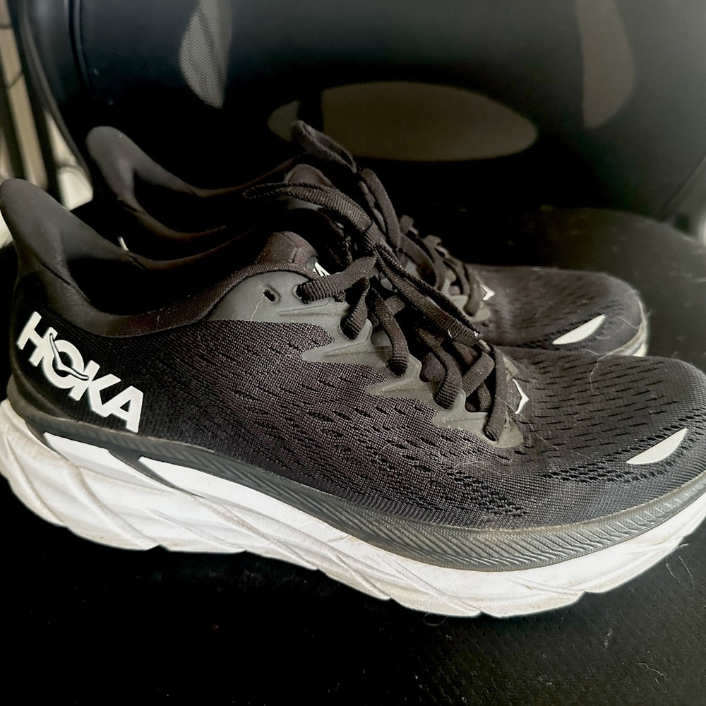Womens HOKA Clifton 8 size 8.5 womens black/white